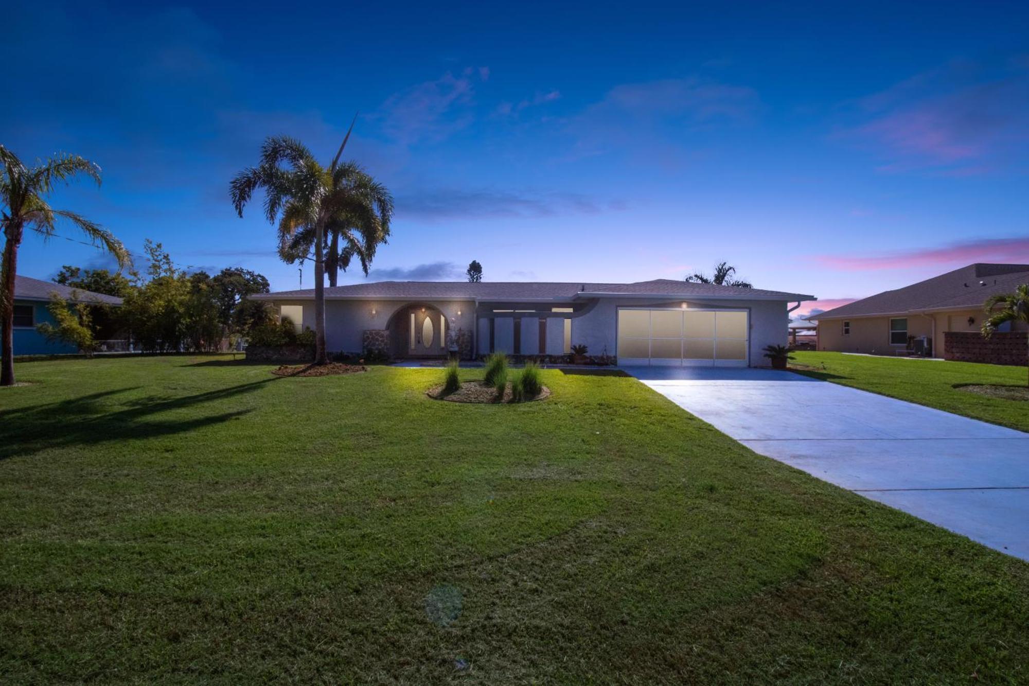 Pet Friendly Canal Front 3-Bedroom Grand Villa With Pool, Linai And Dock Port Charlotte Bagian luar foto