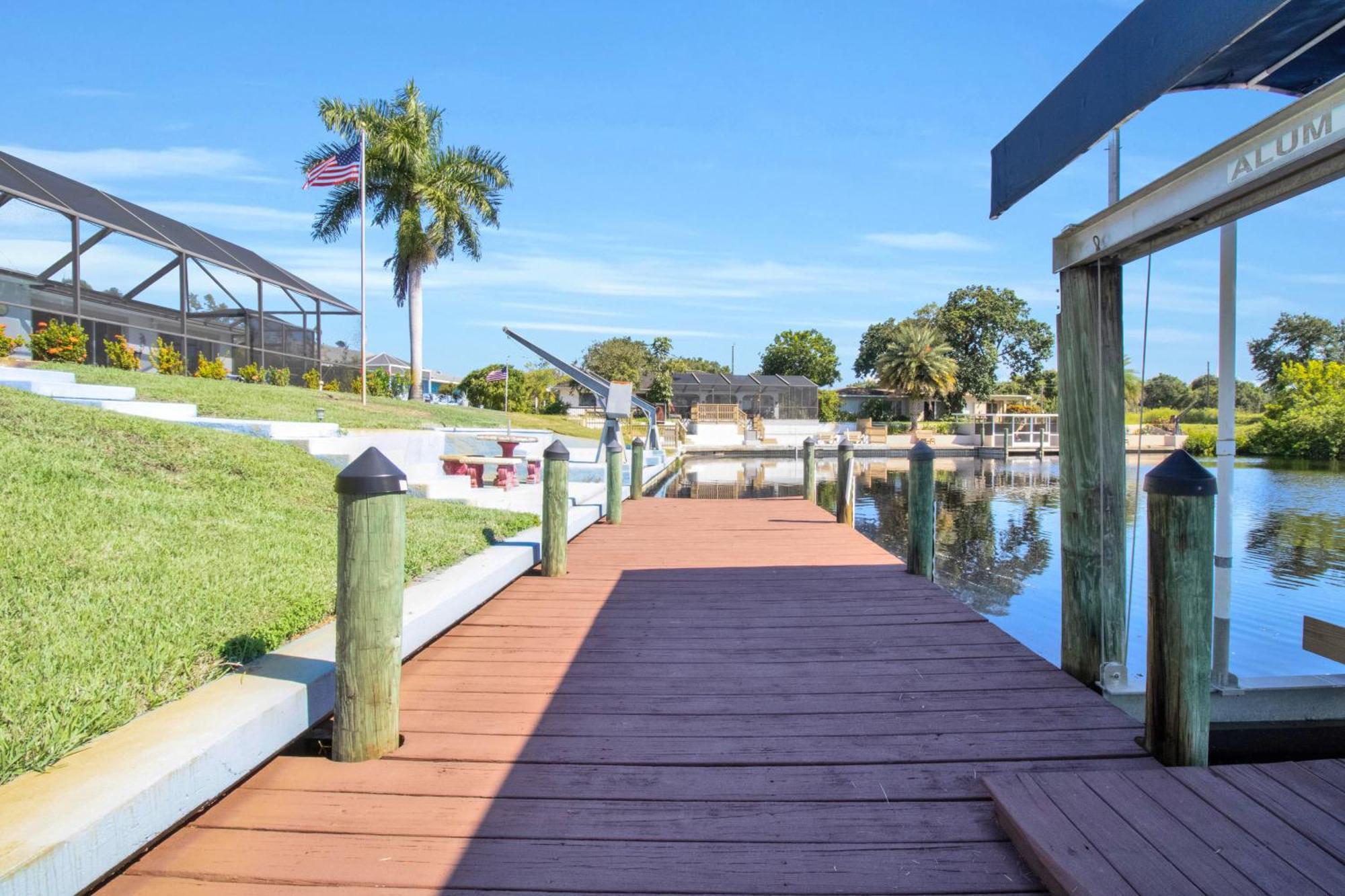 Pet Friendly Canal Front 3-Bedroom Grand Villa With Pool, Linai And Dock Port Charlotte Bagian luar foto