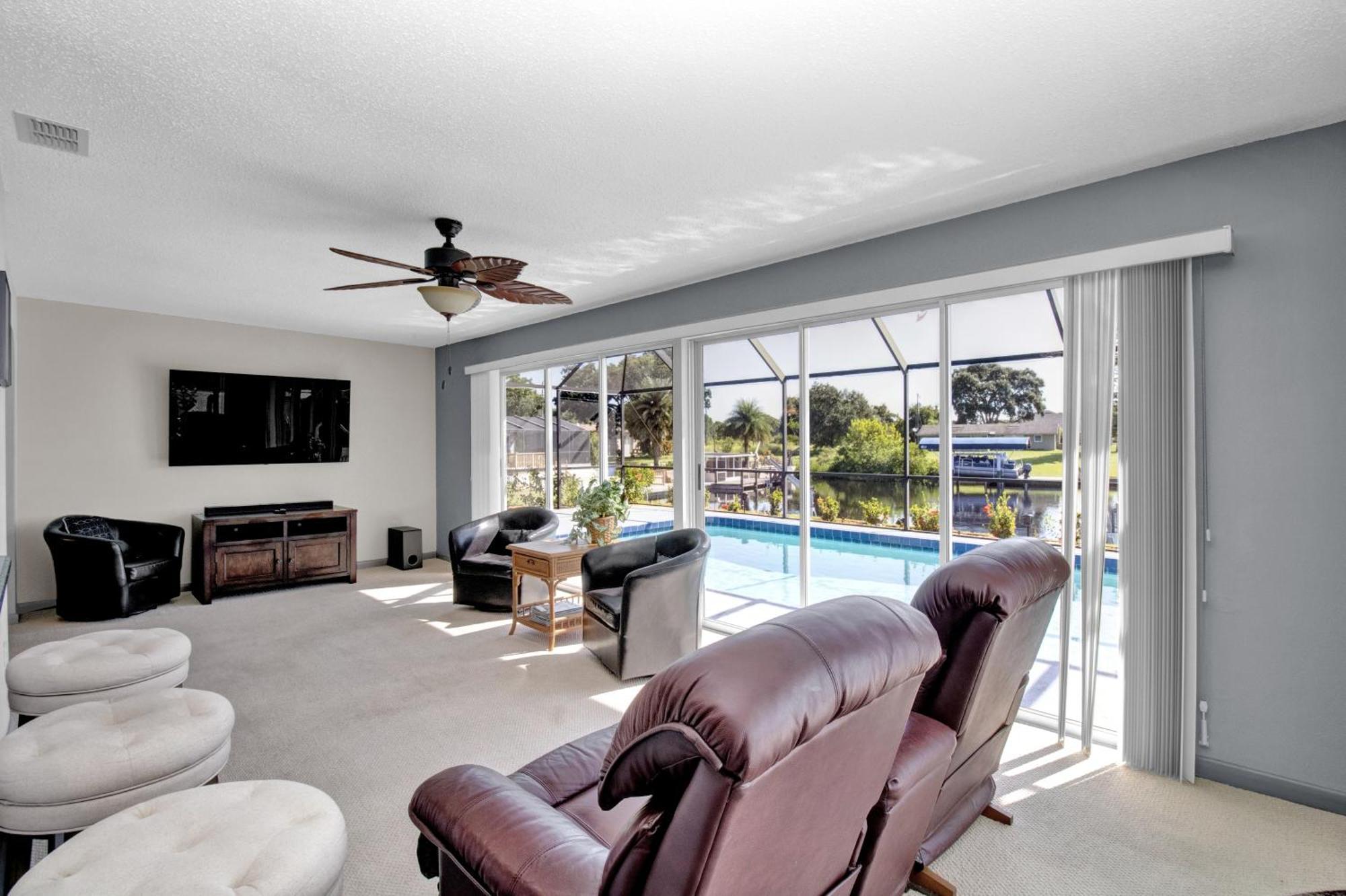 Pet Friendly Canal Front 3-Bedroom Grand Villa With Pool, Linai And Dock Port Charlotte Bagian luar foto