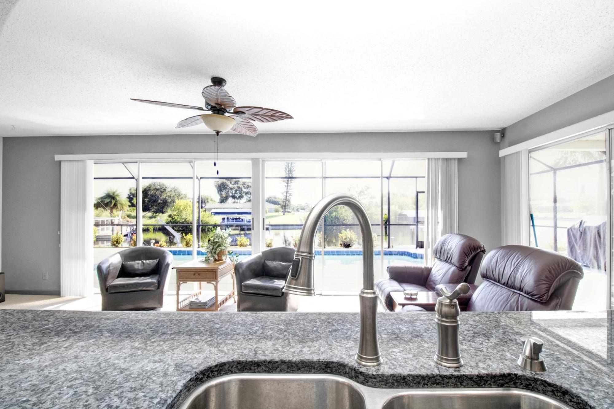Pet Friendly Canal Front 3-Bedroom Grand Villa With Pool, Linai And Dock Port Charlotte Bagian luar foto