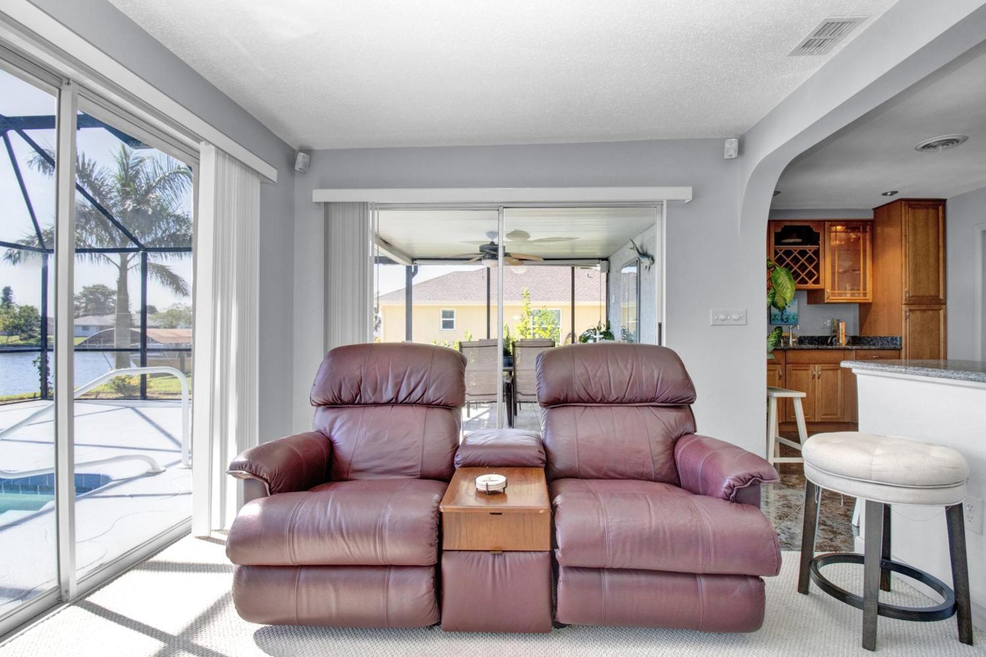 Pet Friendly Canal Front 3-Bedroom Grand Villa With Pool, Linai And Dock Port Charlotte Bagian luar foto
